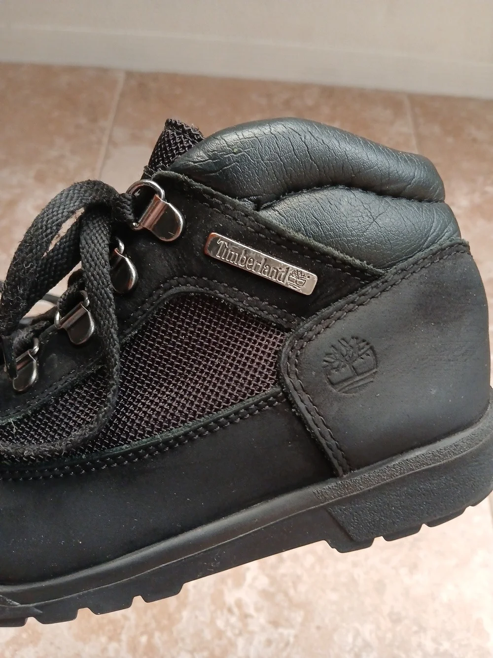 Timberland Youth Size 1 Black Leather Hiking Outdoor Boots